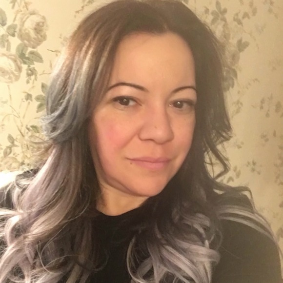 Poshmark profile picture for @lake